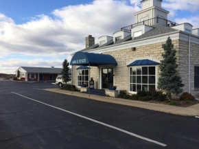 Отель Alpine Inn & Suites Rockford  Рокфорд